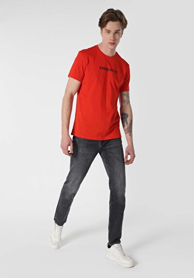 صورة من رقبة مستديرة مستقيم رجالي أحمر كم قصير تي شيرت