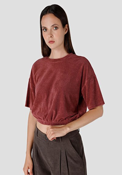 صورة من عادي مقاس رقبة مستديرة نسائي أحمر كم قصير تي شيرت