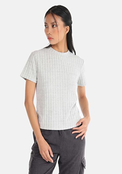 صورة من قصة عادية رقبة مستديرة نسائي رمادي كم قصير تي شيرت