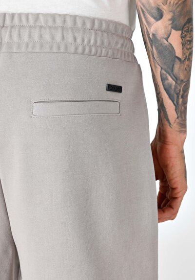 اعرض التفاصيل لـ أبيض للرجال شورت