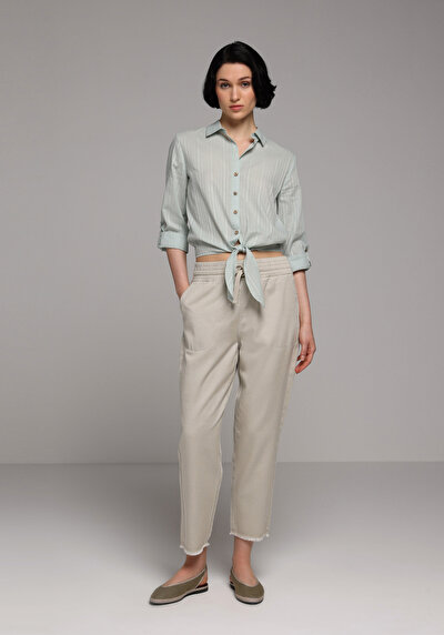 صورة من أبيض للنساء بناطيل