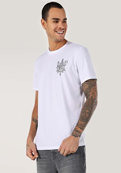 صورة من   رقبة مستديرة مستقيم تي شيرت أبيض بأكمام قصيرة للرجال