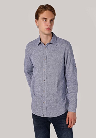 صورة من أزرق للرجال قميص  كم طويل