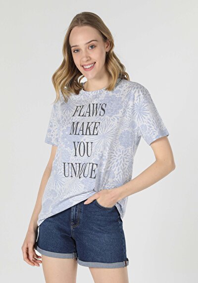 صورة من متعدد الألوان للنساء تي شيرت بأكمام قصيرة