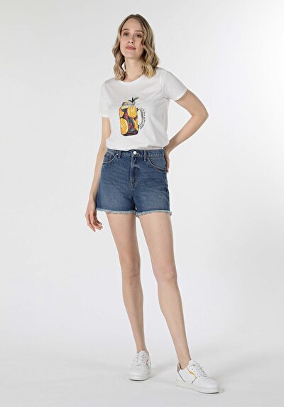 صورة من أبيض للنساء تي شيرت كم طويل