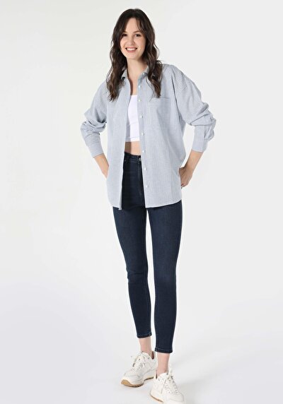 صورة من أزرق للنساء قميص كم طويل