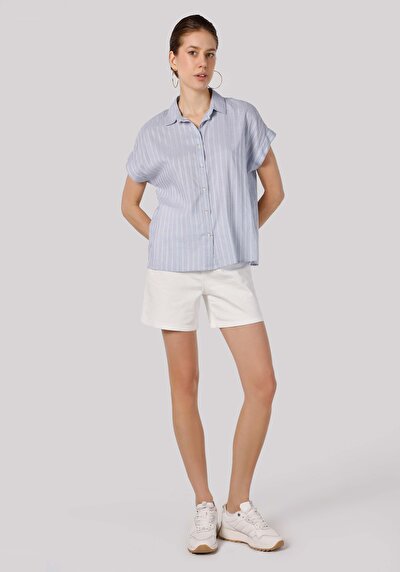 صورة من أزرق للنساء قميص كم قصير