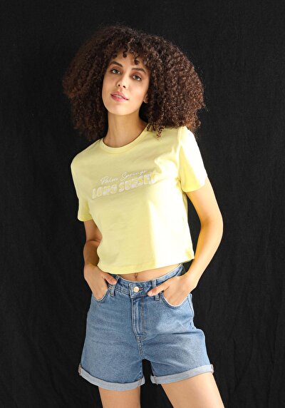 صورة من أصفر للنساء تي شيرت بأكمام قصيرة