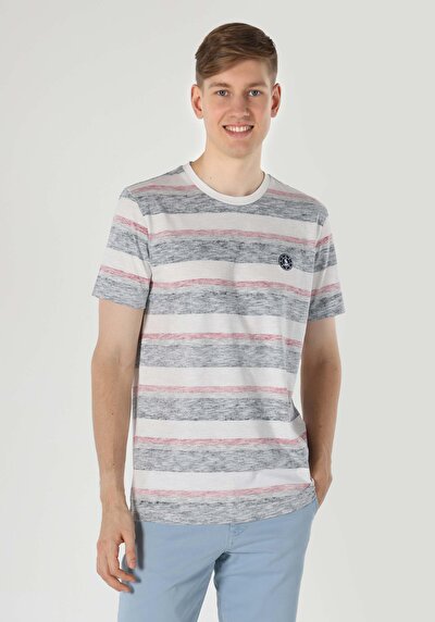 صورة من   رقبة مستديرة مطبوعة للرجال أبيض بأكمام قصيرة تي شيرت