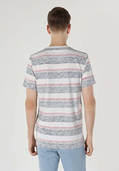 صورة من رقبة مستديرة مطبوعة للرجال أبيض بأكمام قصيرة تي شيرت