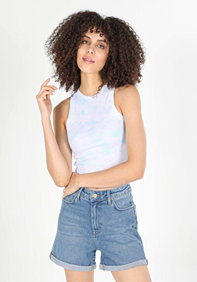 صورة من سليم فيت بلوزة دبابة بيضاء للنساء