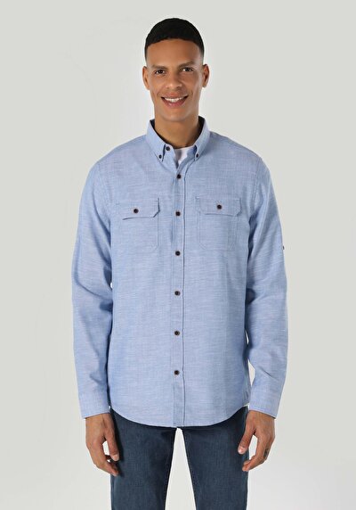 صورة من أزرق للرجال قميص كم طويل