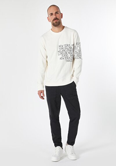 اعرض التفاصيل لـ أبيض للرجال تي شيرت بأكمام قصيرة