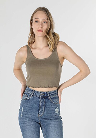 صورة من كاكي للنساء رياضي