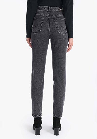 صورة من نحيف الخصر نحيف الساق الجينز النسائي