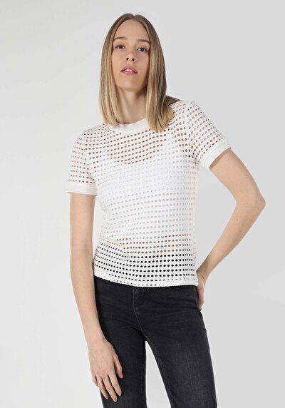 اعرض التفاصيل لـ أبيض للنساء تي شيرت بأكمام قصيرة