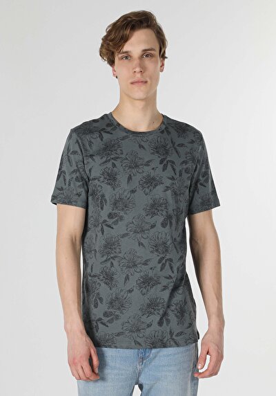 صورة من أخضر للرجال تي شيرت بأكمام قصيرة