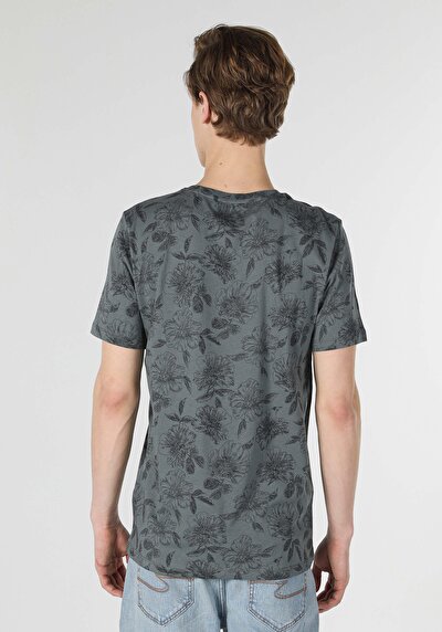 صورة من أخضر للرجال تي شيرت بأكمام قصيرة