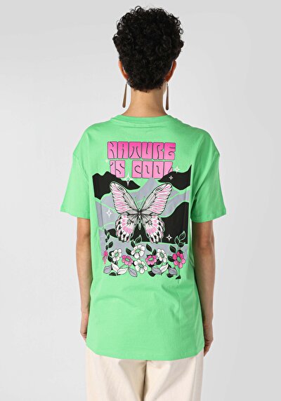 صورة من كومفورت فيت رقبة مستديرة نسائي أخضر كم قصير تي شيرت