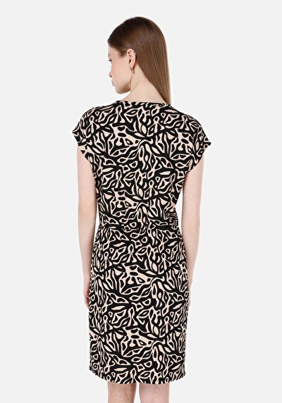 اعرض التفاصيل لـ عادي فستان نسائي أسود بأكمام قصيرة