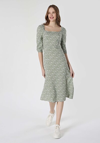 صورة من  للنساء فستان