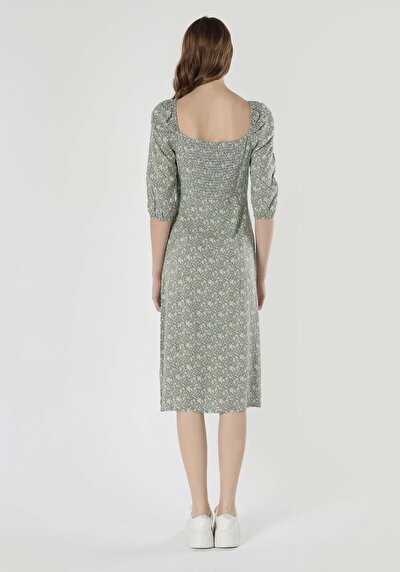 صورة من للنساء فستان