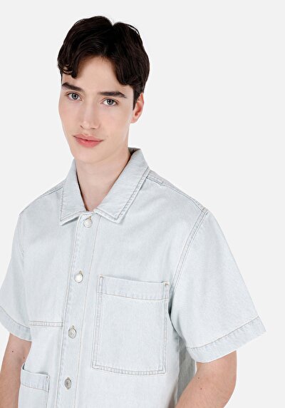 صورة من الياقة الكلاسيكية مستقيم رجالي أزرق كم قصير قميص