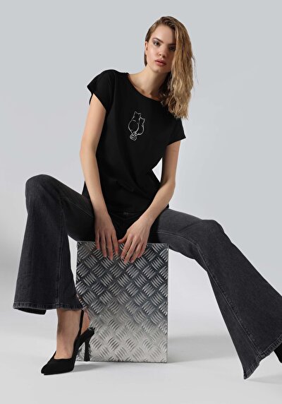 صورة من   رقبة مستديرة مطبوعة نسائية أسود كم قصير تي شيرت