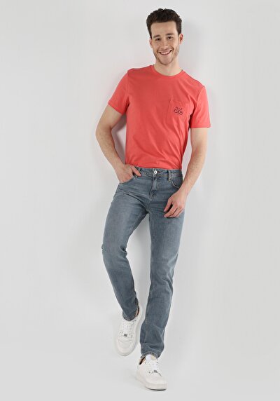 صورة من أزرق للرجال بناطيل