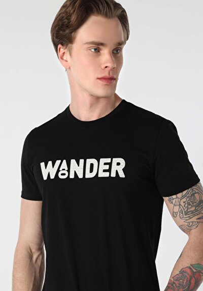 صورة من أسود للرجال تي شيرت بأكمام قصيرة