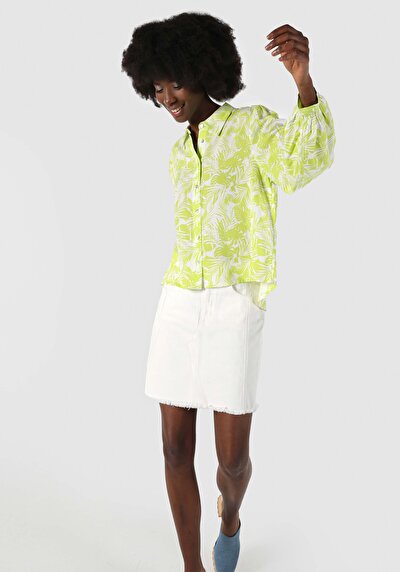 صورة من قميص عادي رقبة أزهار نسائي أخضر كم طويل قميص