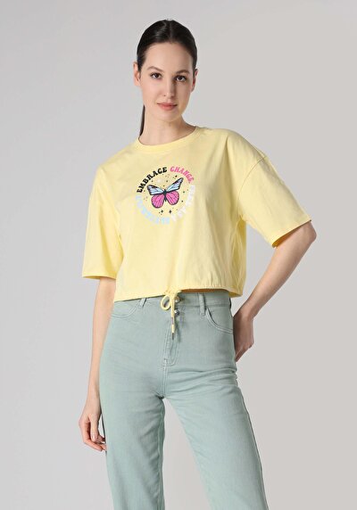 اعرض التفاصيل لـ   رقبة مستديرة مطبوعة نسائية أصفر كم قصير تي شيرت