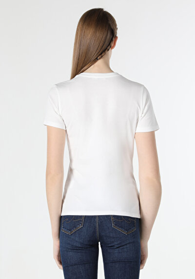 صورة من ضيق قصة رقبة مستديرة نسائي أبيض كم قصير تي شيرت