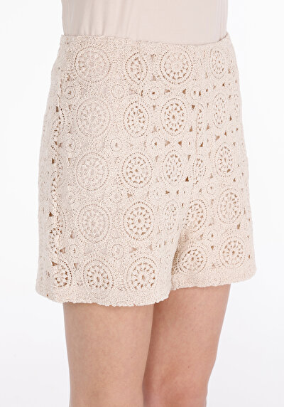 صورة من نحيف قصة متوسطة الخصر مستقيم شورتات نسائية بيج