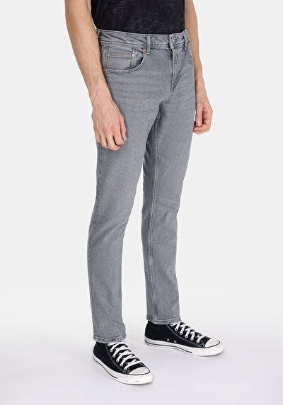 صورة من مستقيم جينز نيلي للرجال