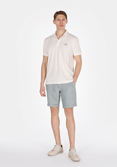 صورة من أخضر للرجال شورت