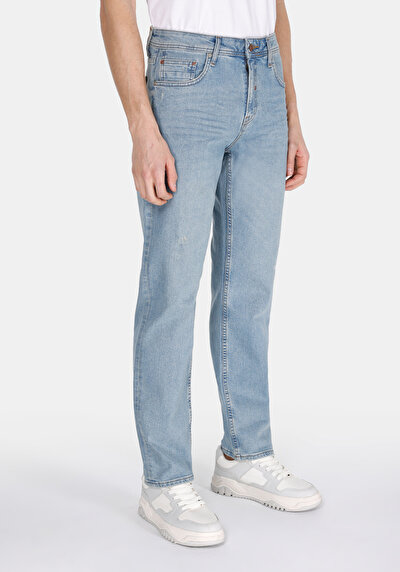 صورة من أزرق للرجال بناطيل