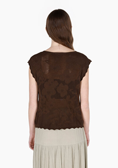 صورة من عادي رقبة مستديرة أزهار نسائي بني بلا أكمام سترة