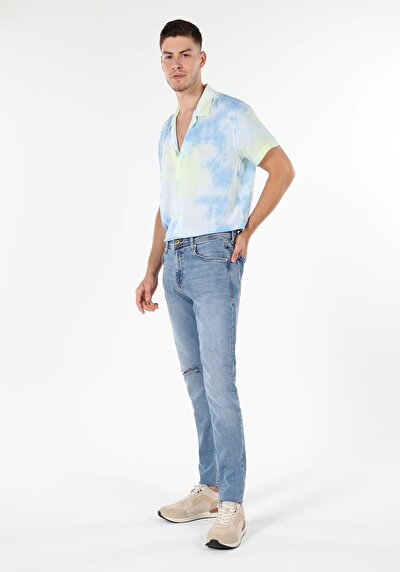 صورة من أزرق للرجال بناطيل