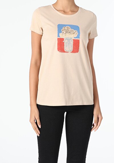 صورة من بيج للنساء تي شيرت بأكمام قصيرة