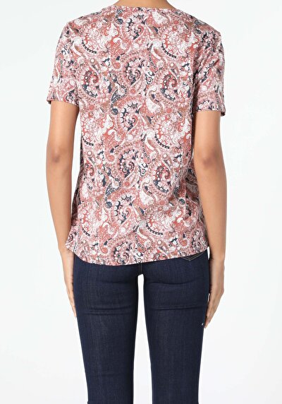 صورة من متعدد الألوان للنساء تي شيرت بأكمام قصيرة