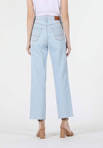 اعرض التفاصيل لـ أزرق فاتح للنساء بناطيل