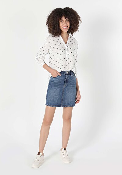 صورة من أبيض للنساء قميص كم طويل