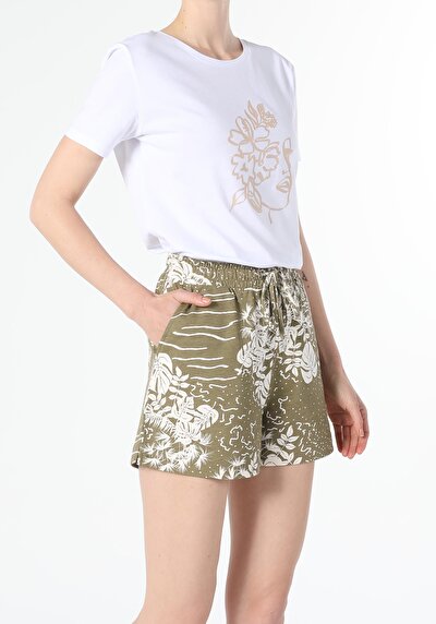 صورة من أبيض للنساء تي شيرت بأكمام قصيرة