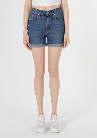 صورة من أزرق للنساء شورت