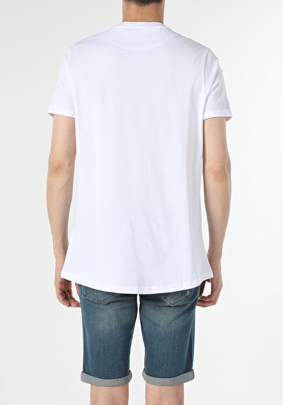 صورة من أبيض للرجال تي شيرت بأكمام قصيرة