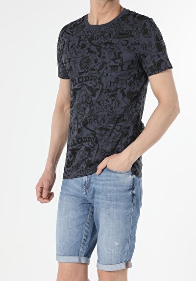 صورة من أزرق بحري للرجال تي شيرت بأكمام قصيرة