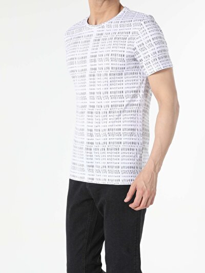 صورة من أبيض للرجال تي شيرت بأكمام قصيرة