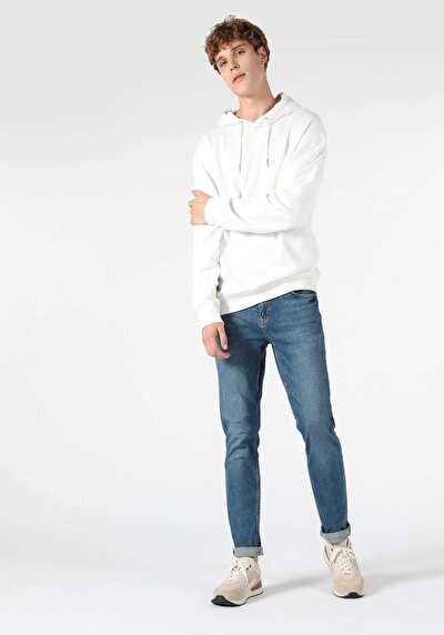 صورة من دينيم للرجال بناطيل