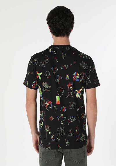 اعرض التفاصيل لـ أسود للرجال تي شيرت بأكمام قصيرة